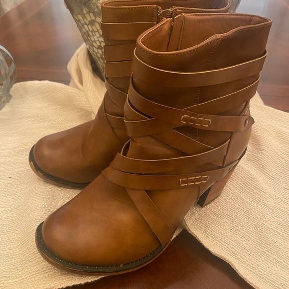 Little Bit Country Booties - Picture 1 of 3